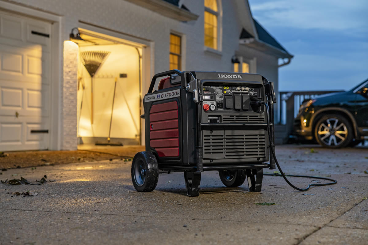 Honda EU7000iSNAC (CA-Compliant) Portable Generator