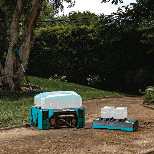Makita - Makita 40V max ConnectX™ Portable Power Station (BAC01) - B&R Lawnmower Shop