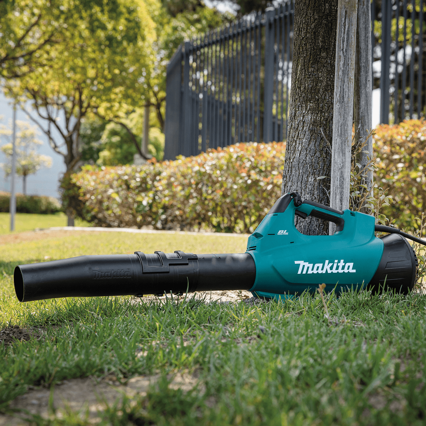 Makita - Makita CBU01Z ConnectX™ 40V max Brushless Blower, Tool Only - B&R Lawnmower Shop