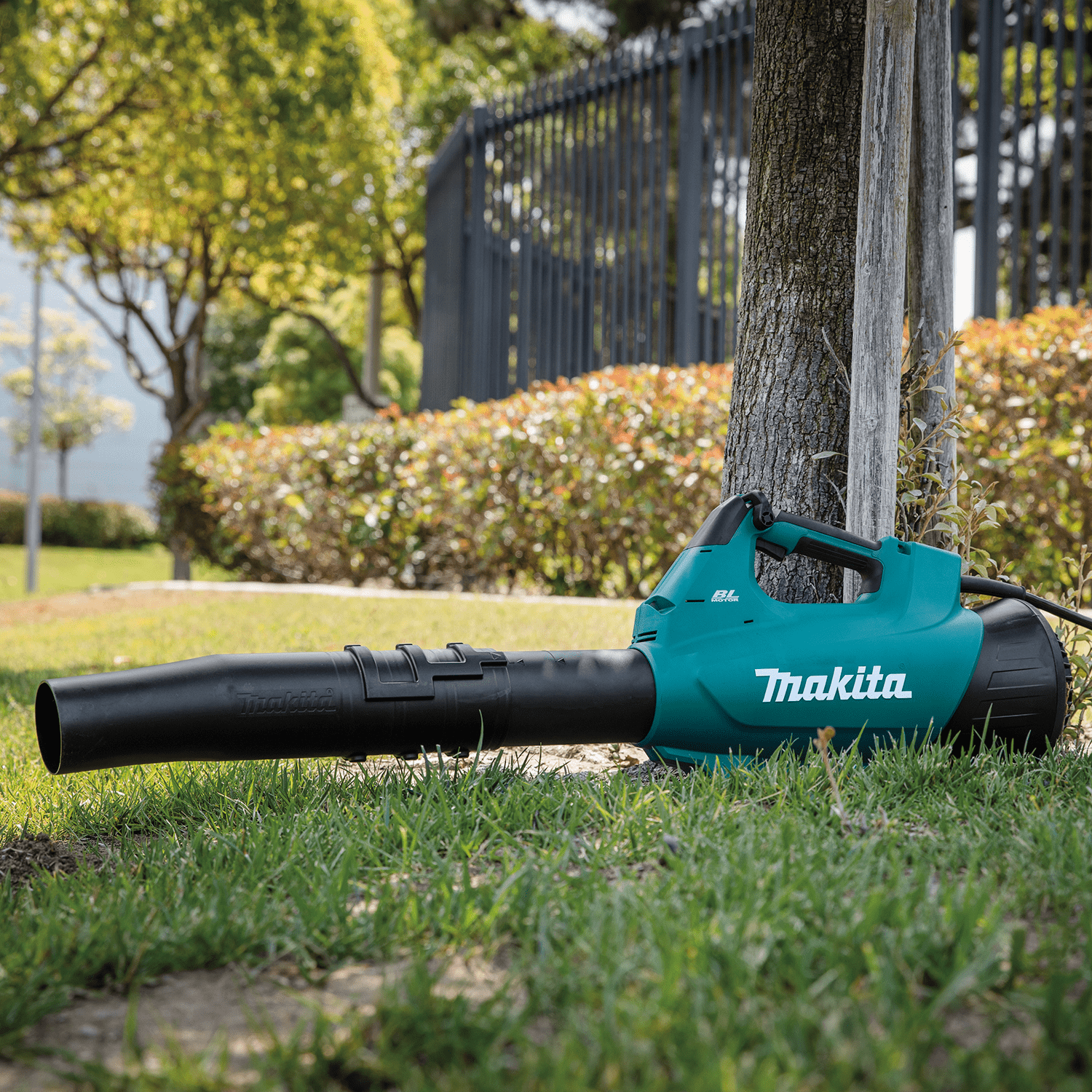 Makita - Makita CBU01Z ConnectX™ 40V max Brushless Blower, Tool Only - B&R Lawnmower Shop