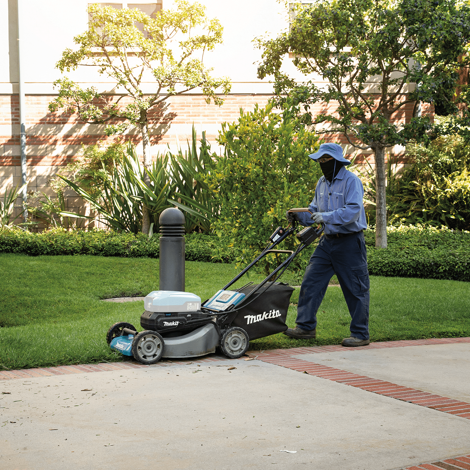 Makita - Makita CML01Z 40V max ConnectX™ Brushless 21" Self‑Propelled Commercial Lawn Mower, Tool Only - B&R Lawnmower Shop